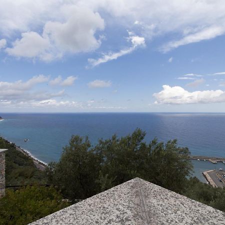 Villa Degli Ulivi B&B Финале Лигуре Стая снимка