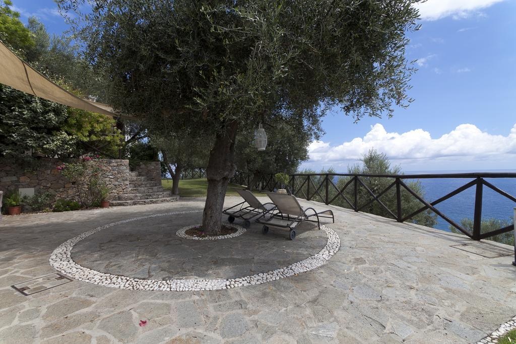 Villa Degli Ulivi B&B Финале Лигуре Екстериор снимка