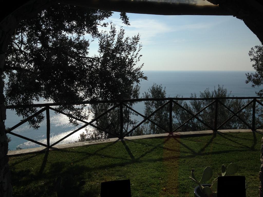 Villa Degli Ulivi B&B Финале Лигуре Екстериор снимка