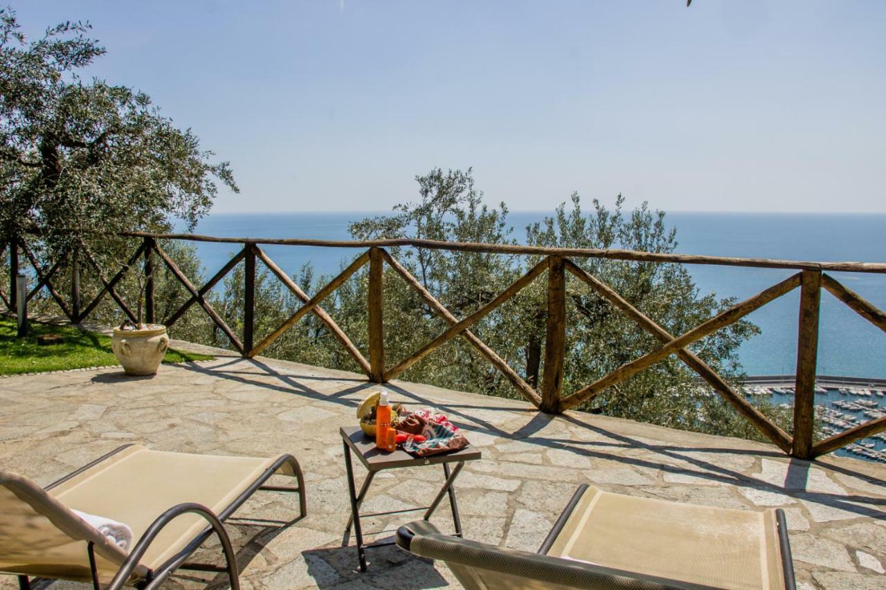 Villa Degli Ulivi B&B Финале Лигуре Екстериор снимка